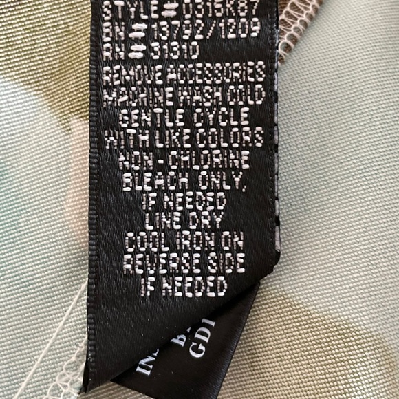 Dress - Picture 4 of 7